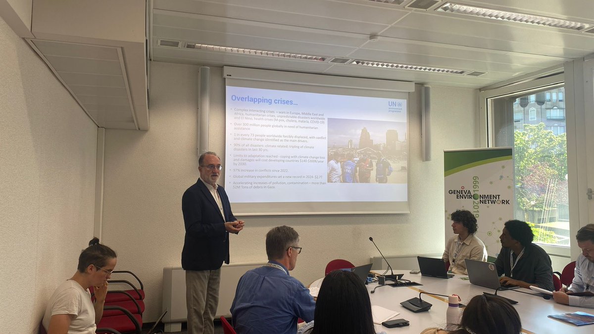 GENetwork's tweet photo. This morning, we welcomed SIT university students to the #EnvironmentHouse for an introduction to #GENeva global hub for env't governance.
Engaging exchanges took place with Atila Uras of @UNEP on Disasters & Conflicts and with Adebiyi Odegbile of @_un_page on #GreenEconomy. https://t.co/LjWTppIAJ8