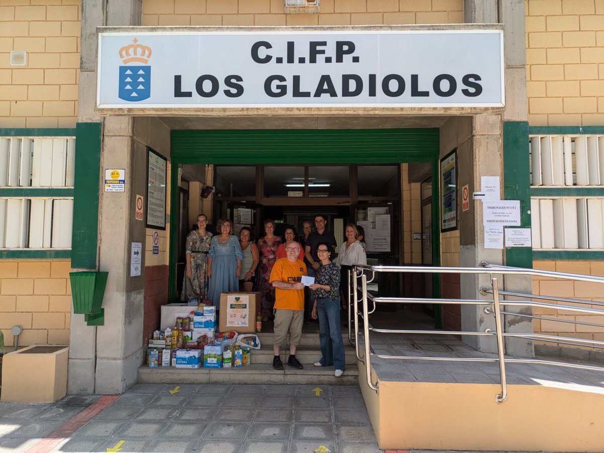 El CIFP Los Gladiolos a través del Eje de Arte, Acción Cultural y Cooperación llevó a cabo una campaña de recogida de alimentos en el tercer trimestre. #Solidaridad #cooperación #SomosFp 
<a href="/Agrup_Kairos/">Agrupación Kairós</a> <a href="/EducacionGobC/">Educación Gobcan</a>