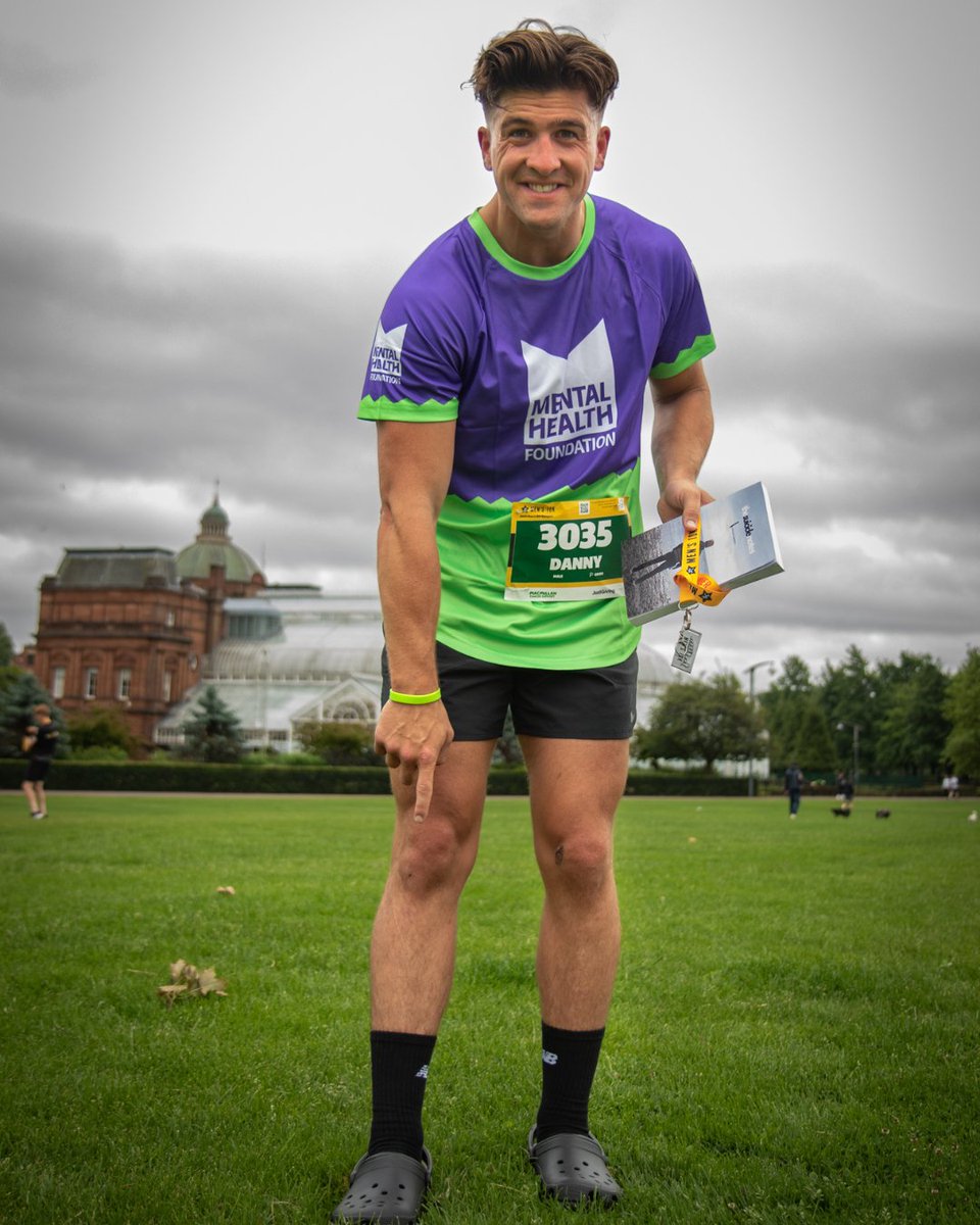 mentalhealth's tweet image. Thanks to all our 10k runners in Glasgow at the weekend who raised around £6000 to support our work!
Photos include BBC Scotland Home of the Year presenter Danny Campbell who completed the race wearing Crocs, father and son duo Paul and Max, Chris and Chloe. 🎽🏃