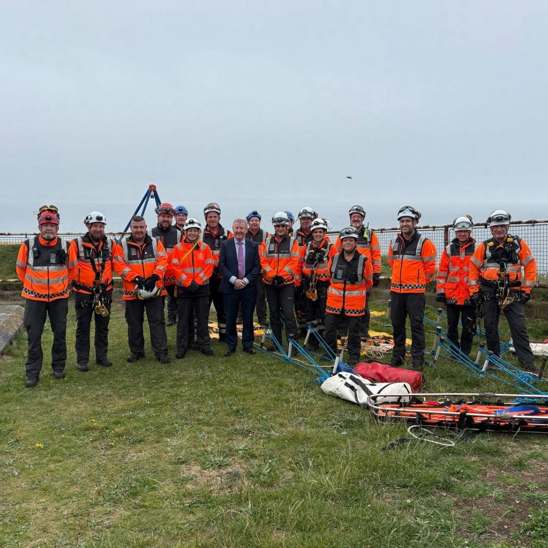 IrishCoastGuard's tweet image. Coast Guard Units Welcome Minister Canney 🌊🚨

This week, Minister Canney visited the Coast Guard Units in Tramore, Dunmore East, Bonmahon, and Crosshaven.

Huge thanks to all involved for the warm welcome and continued dedication!
#CoastGuard #CommunitySupport #MaritimeSafety