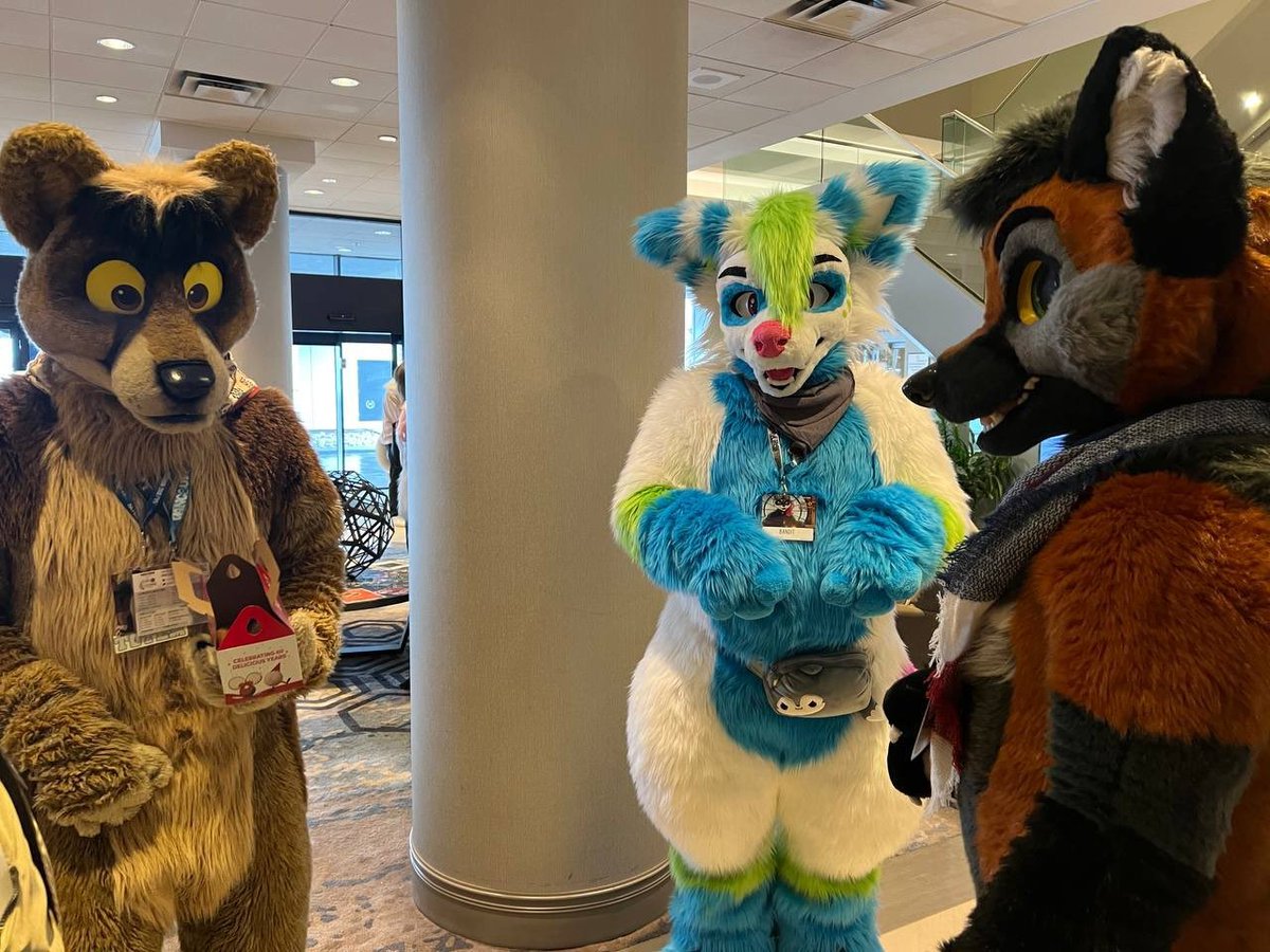 Just some pic I found on Furtrack- hanging out with <a href="/qmickhusky/">qmick</a> &amp; Banditbigears ~ <a href="/VancouFUR/">VancouFur 2026 - Wonderland</a> ‘24~