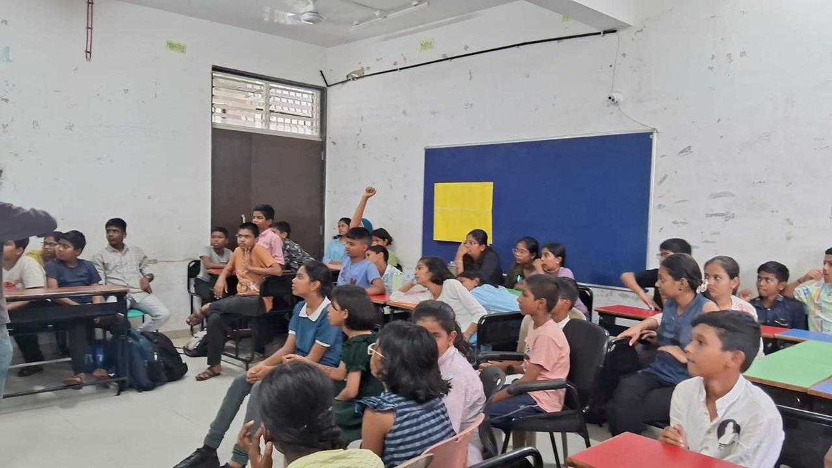 NCRA_Outreach's tweet photo. #NCRA conducted an outreach astronomy session at the CSMEM School, Kasarwadi. Our postdoc fellow, Dr. Kshitij Bane @kshitijen , introduced students to the wonders of the universe through a talk on basic astronomy. The curious students were enthusiastic and asked great questions! https://t.co/zEOuPKwbPN