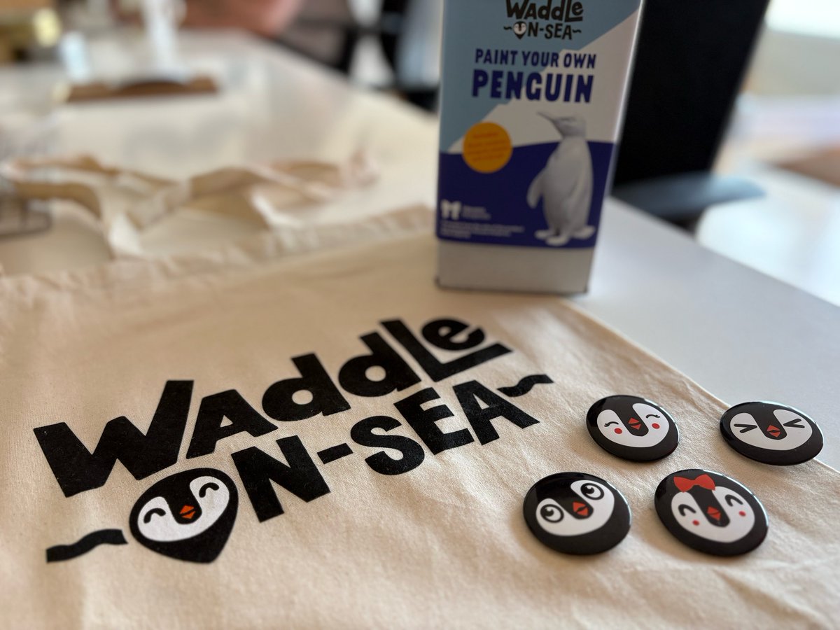 sixredsquares tweet media