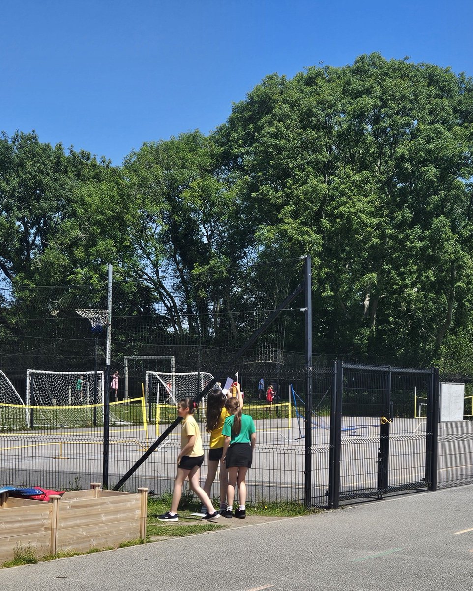 StMattsAcademy's tweet photo. Our year 5 superstars have been eager to try our orienteering course. In a course time trial, the fiercely competitive year group managed to outscore one another. In three minutes, one of our teams was able to obtain all of the answers. Great job team! #TeamStMatts #NSSW2025 https://t.co/KdS3TItPEL