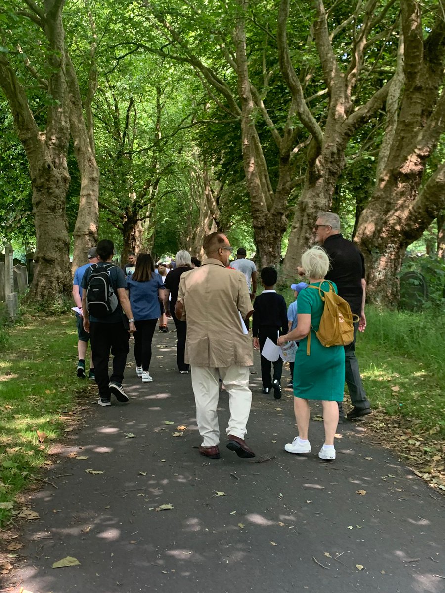 Wonderful event with children from <a href="/barlowhallpri/">Barlow Hall Primary School</a> to celebrate Southern Cemetery becoming a Local Nature Reserve. Huge thanks to <a href="/ManCityCouncil/">Manchester City Council</a> Cemetery staff for working so hard to encourage #biodiversity &amp; wildlife in this beautiful place