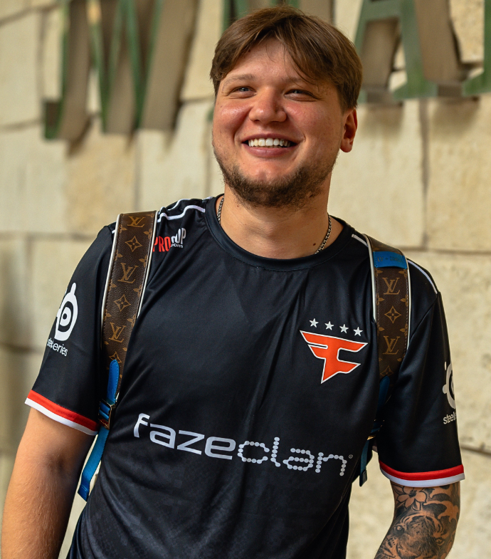Ozzny_CS2's tweet photo. "It doesn’t matter what I say... management has to look at the numbers and Sasha is not a cheap player.

You’re not only paying for the player, you’re paying for the brand and NAVI knows that, so let's see what happens"

karrigan on FaZe signing s1mple (via @PleyGg) ‼️ https://t.co/SdYqwCnQLI