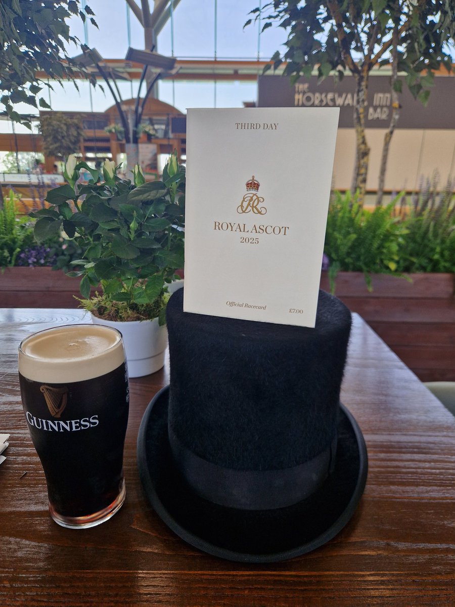 davemackinney's tweet photo. Day 3 of the best meeting has arrived in gorgeous sunshine. Hoping for a bit more luck  @Ascot @RoyalAscotHQ https://t.co/0rcXTIEiLk