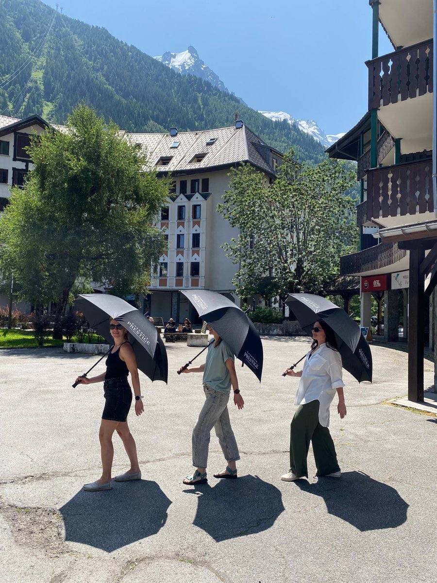 ☀️ Another beautiful sunny day in Chamonix but we’re prepared for afternoon showers

🌂 Our new Chamonix Prestige umbrellas have arrived and you’ll find them in your chalet just in case!

#ChamonixPrestige #AlpineLuxury #Chamonix #MountainLiving #RainOrShine #ChaletLife