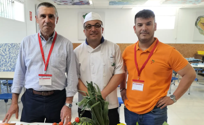 Freshvana_es's tweet photo. Colaboramos con el colegio Elis Villamartín en los talleres que han organizado con motivo del Día Mundial de la Gastronomía Sostenible de las Naciones Unidas.
https://t.co/eqB0IVVGm1 https://t.co/RflhEuibv9