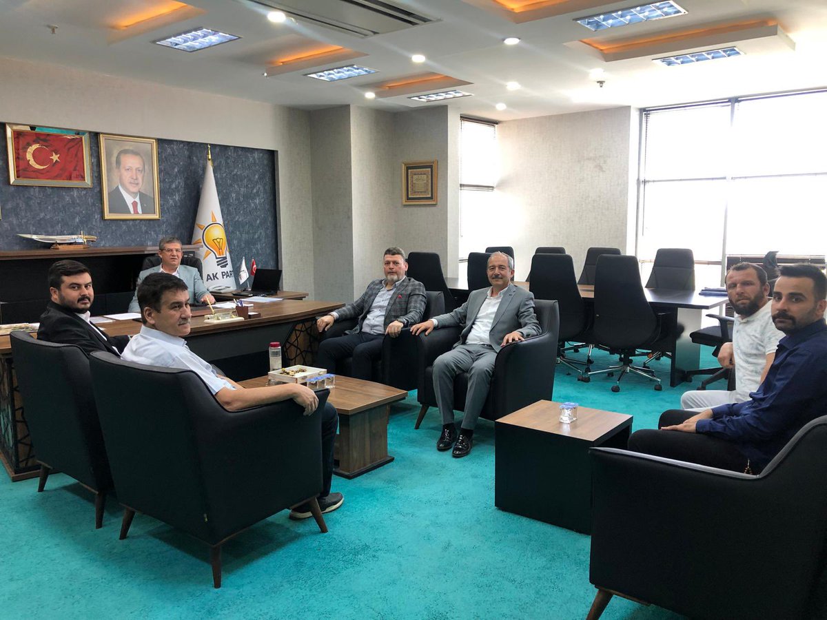 TÜMSİAD Denizli Şube Başkanı Rıfat Eren ve yönetim kurulu üyeleri, AK Parti İl Başkanımız Muhammet Subaşıoğlu’nu ziyaret etti.