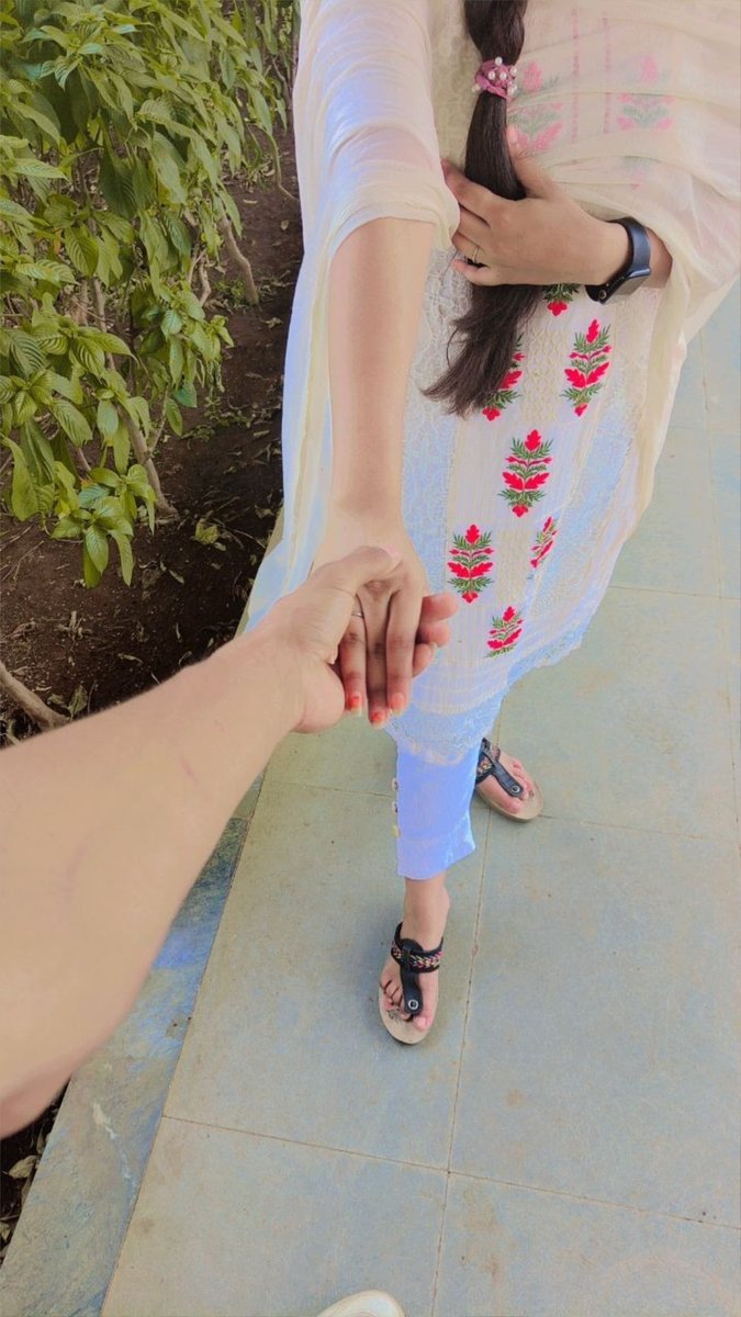 चेहरे पर तो प्यार करने वाले हजारों मिल जाएंगे हमे तो वो, चाहिए जो दिलं से प्यार करे..!!🫀🫶🏻
