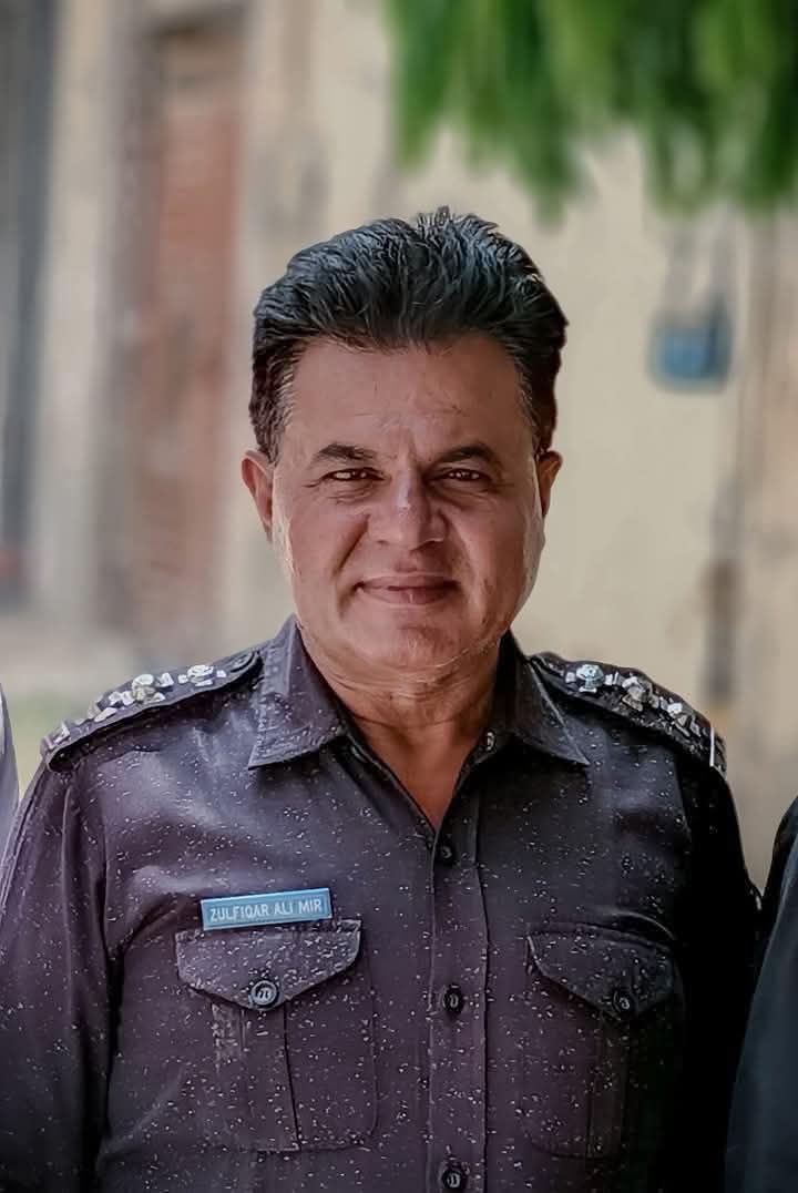 نيوز الرٽ 
ڪلھ صبح جو سويري قومي ڪارڪن سهيل ميراڻي ۽ سرمد ميراڻي جي ڪراچي واري گھر تي رياستي ادارن چڙھائي ڪري سندن واکد ذوالفقار ميراڻي کي کنڀي کڻي ويا سندس آزادي جي گهر ڪيون ٿا