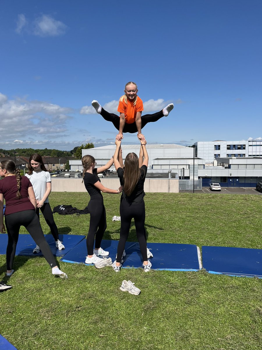 Linlithgow PE Dept tweet media