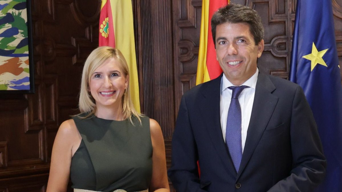 Se llama Salomé Pradas y era la consellera de justicia del PP de Mazón. Admitió que "no supo" hasta las 8 de la tarde que existía una alerta para enviar a los móviles de los valencianos por la DANA. Hoy ha sido imputada. El criminal de Mazón sigue impune