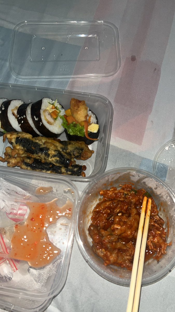 rencana nya biar mengobati kangen akan essel:(😔