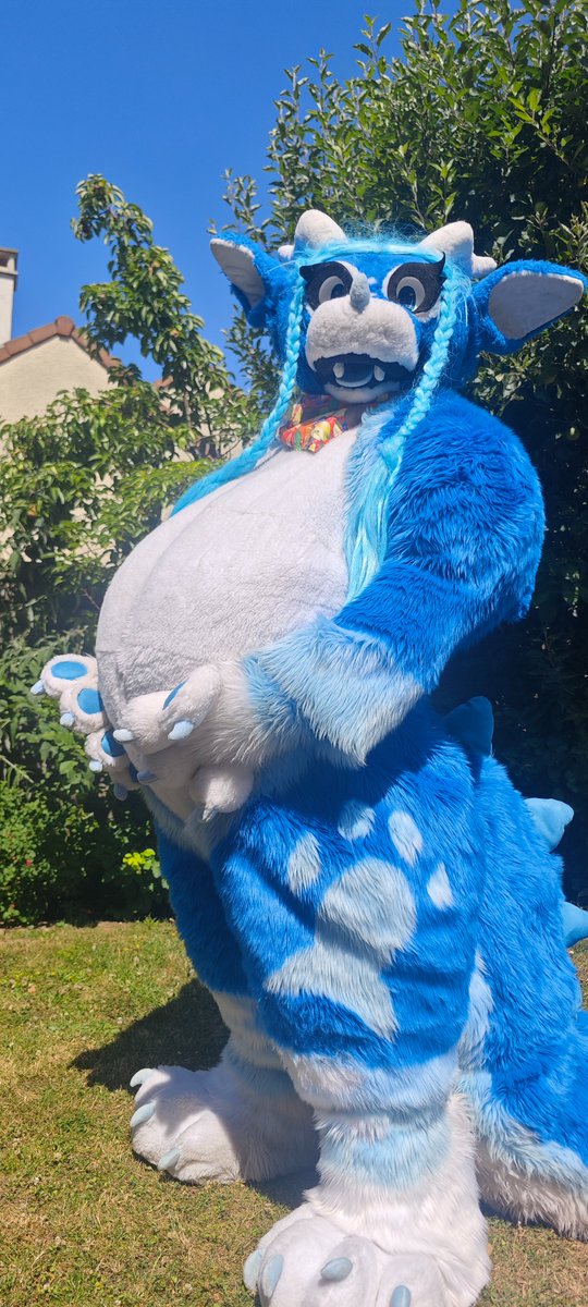 Alriou_Furry's tweet image. More big belly Pictures ! 

#TummyTuesday #Plushsuit