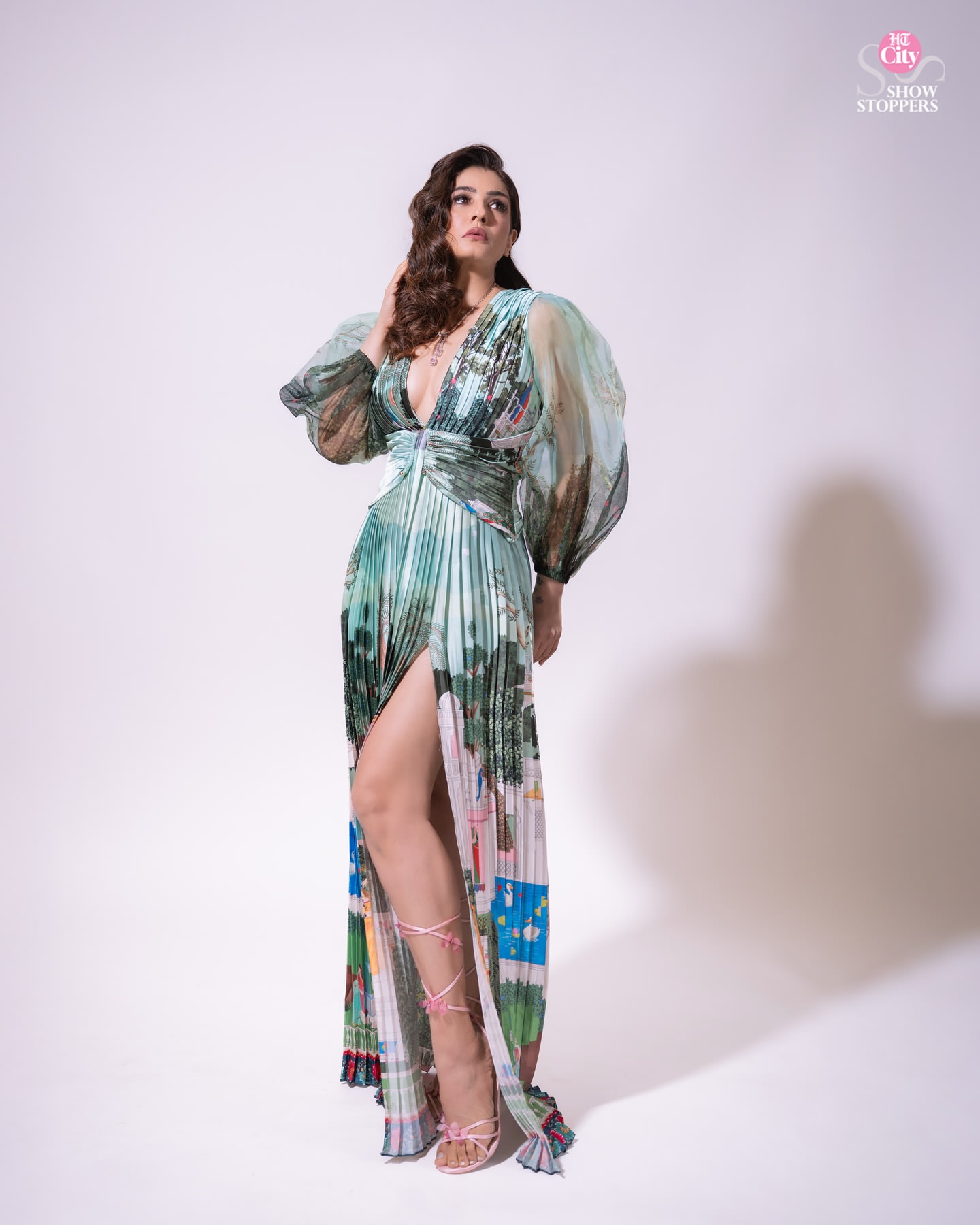 GtzItdbWAAAzuYw?format=jpg&name=large