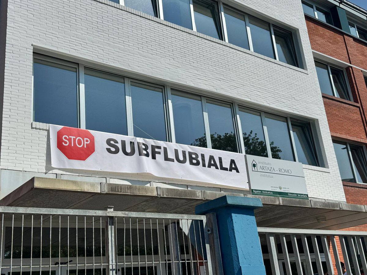 STEILAS sindikatua (@steilas_) on Twitter photo Artaza-Romo institutuan izan gara, subflubialaren obrek izango dituzten ondorioak salatu dituzte inguruko 4 ikastetxek.
Obra horiek ingurumen-inpaktu larriak eragingo dituzte. Gobernuari eskatu diote proiektua gauzatzeari uko egiteko, eta aurrekontua ikastetxeetan inbertitzeko. Artaza-Romo institutuan izan gara, subflubialaren obrek izango dituzten ondorioak salatu dituzte inguruko 4 ikastetxek.
Obra horiek ingurumen-inpaktu larriak eragingo dituzte. Gobernuari eskatu diote proiektua gauzatzeari uko egiteko, eta aurrekontua ikastetxeetan inbertitzeko.