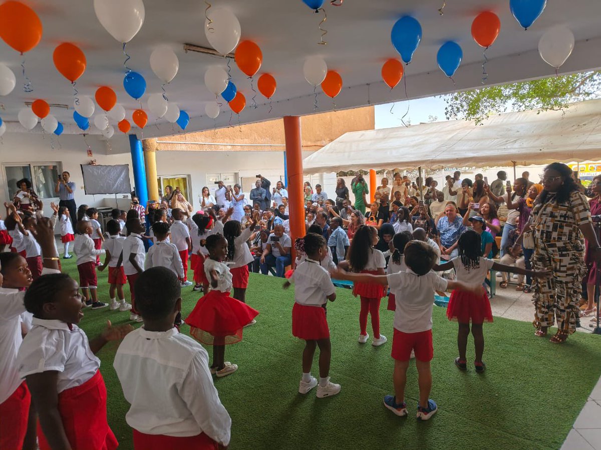 CSIgroup_sn's tweet photo. Graduation ceremony pour les élèves de Grande Section sur le campus de EAB Corniche Ouest. Félicitations à toutes et tous! https://t.co/5fbz3n2fBd