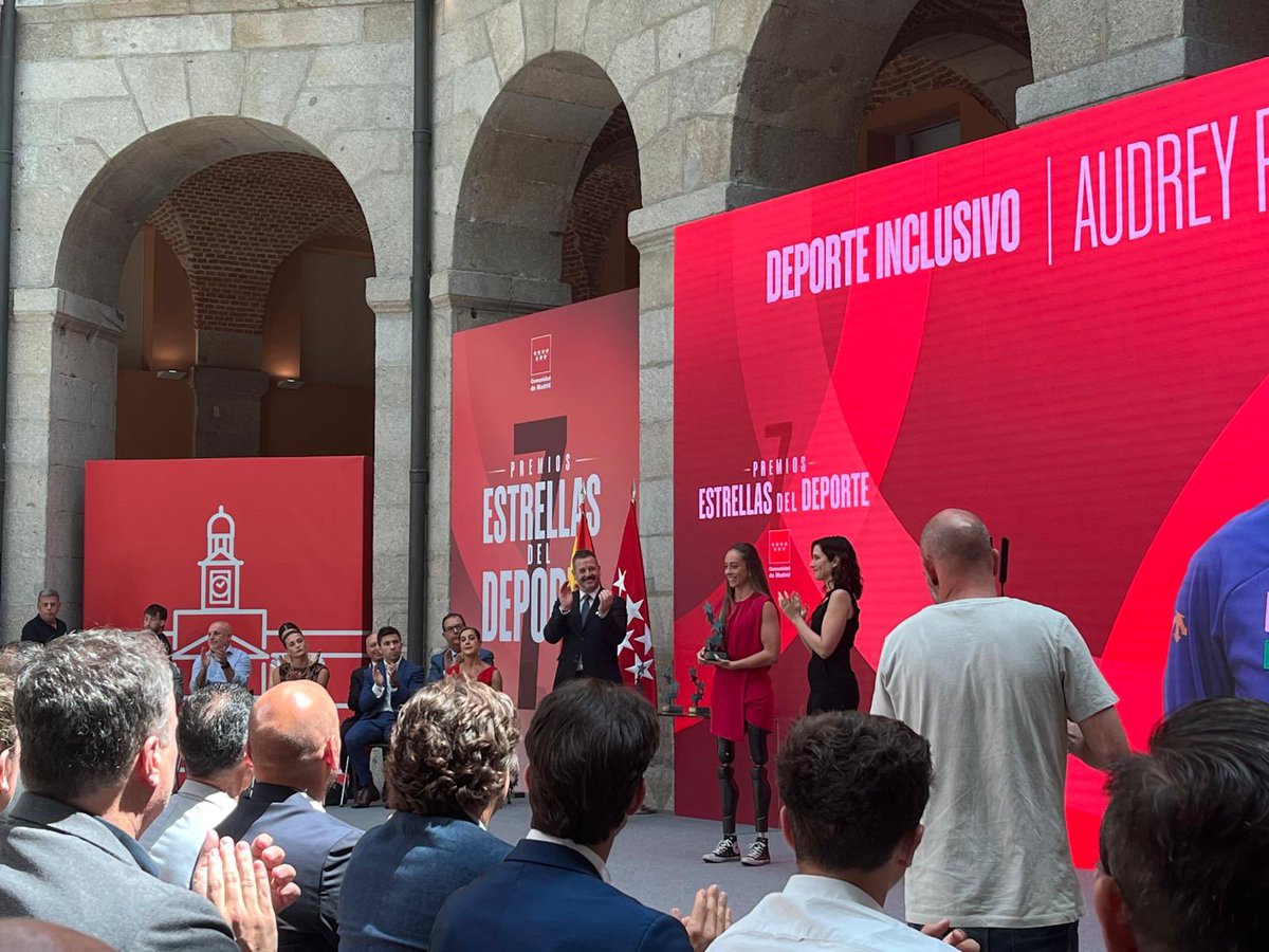 FMDDF (@fmddf) on Twitter photo 🏆✨ ¡Orgullo inclusivo en los Premios 7 Estrellas del Deporte de la <a href="/ComunidadMadrid/">Comunidad de Madrid</a>!
Celebramos el merecido reconocimiento a la joven esquiadora <a href="/AudreyPascual_/">Audrey Pascual</a> y a la <a href="/fundacionalapar/">Fundación A LA PAR</a> por su labor incansable en pro del #DeporteInclusivo 🙌🏻💙
#SomosFMDDF ❤️ 🏆✨ ¡Orgullo inclusivo en los Premios 7 Estrellas del Deporte de la <a href="/ComunidadMadrid/">Comunidad de Madrid</a>!
Celebramos el merecido reconocimiento a la joven esquiadora <a href="/AudreyPascual_/">Audrey Pascual</a> y a la <a href="/fundacionalapar/">Fundación A LA PAR</a> por su labor incansable en pro del #DeporteInclusivo 🙌🏻💙
#SomosFMDDF ❤️