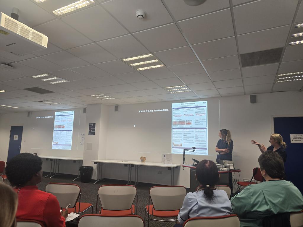 Acute Medicine of The Elderly @RIE (@rieacutemoe) on Twitter photo ANP Ashley and Clinical Lead Anna from <a href="/LothianTVN/">NHS Lothian Tissue Viability Team</a> talking about pressure area care and the tissue viability care for Frailty pts. <a href="/CNMChris1975/">Chris Findlay</a> <a href="/NHS_Lothian/">NHS Lothian</a> <a href="/A_MacLullich/">Alasdair MacLullich</a> #weareMOE ANP Ashley and Clinical Lead Anna from <a href="/LothianTVN/">NHS Lothian Tissue Viability Team</a> talking about pressure area care and the tissue viability care for Frailty pts. <a href="/CNMChris1975/">Chris Findlay</a> <a href="/NHS_Lothian/">NHS Lothian</a> <a href="/A_MacLullich/">Alasdair MacLullich</a> #weareMOE