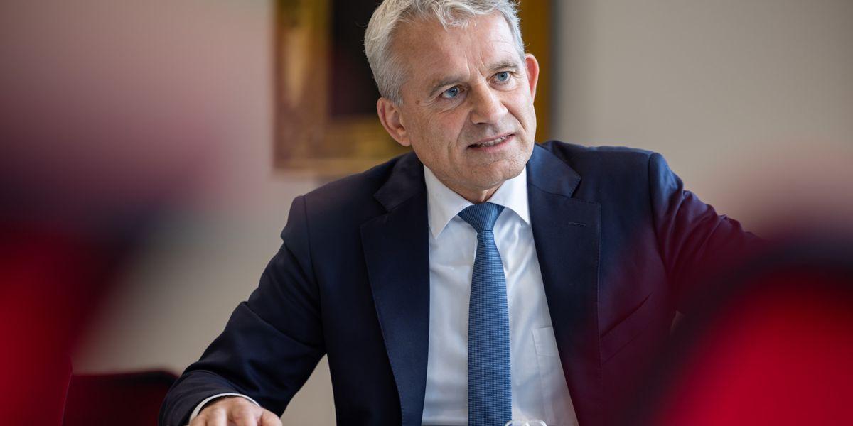 Tausende Kinder kamen bis 1999 unter teils dubiosen Umständen zu Adoptiveltern in die Schweiz. Trotzdem dürfte der Bundesrat mit seinem Adoptionsverbot scheitern – auch an zwei Direktbetroffenen. tagesanzeiger.ch/jans-will-adop…