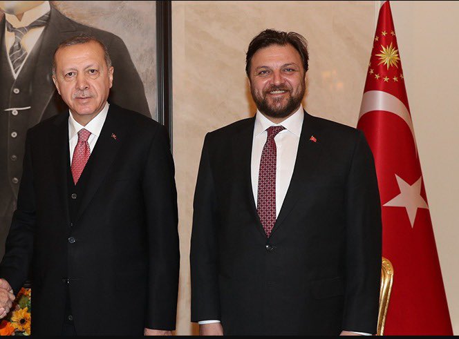 TOSFED’in Onursal Başkanı Serkan Yazıcı, 15 Temmuz gecesi Erdoğan’ın konakladığı Turban Grand Yazıcı Otel’in sahibi. Daha iki ay önce İstanbul Boğazı’nın en değerli yerindeki THY’ye ait Hatice ve Fehime Sultan yalıları da ihalesiz bir şekilde ona kiralandı.

TOSFED’in başkan