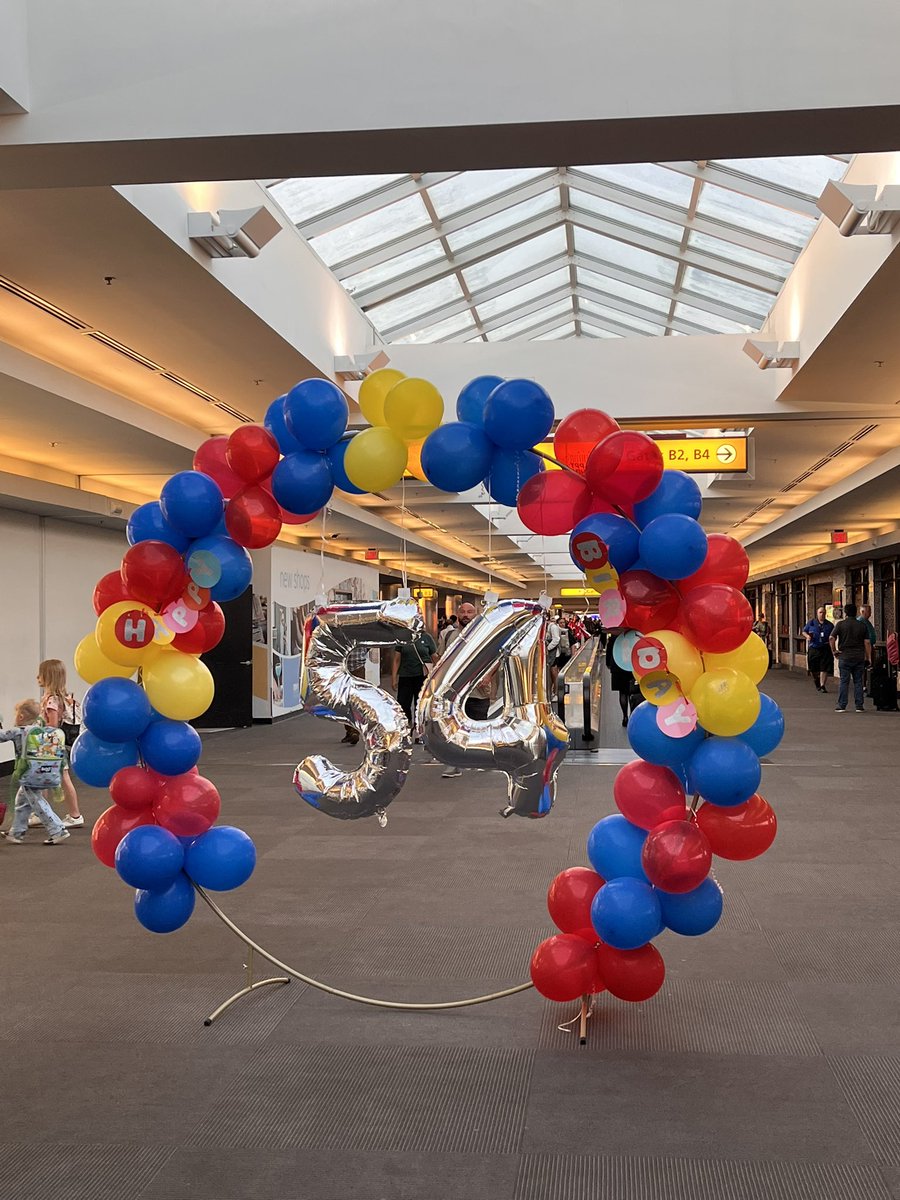 AvQueenBenet's tweet image. Here’s wishing @southwestair a very happy 54th birthday! #happybirthday #travel #letsgo