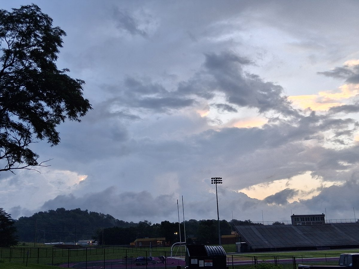 Dylan Mcvicker (@dylan_mcvicker) on Twitter photo Storm in Shopville, KY that had a special weather statement as it passed through Somerset. 6:27am (est) <a href="/nwsjacksonky/">NWS Jackson KY</a> <a href="/cjwxguy56/">Chris Johnson FOX 56 Weather</a> <a href="/chris/">chris</a> Storm in Shopville, KY that had a special weather statement as it passed through Somerset. 6:27am (est) <a href="/nwsjacksonky/">NWS Jackson KY</a> <a href="/cjwxguy56/">Chris Johnson FOX 56 Weather</a> <a href="/chris/">chris</a>