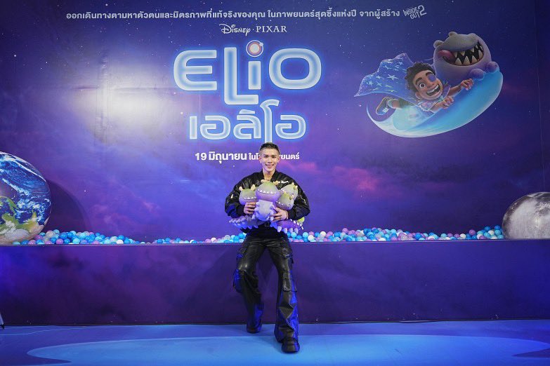“โฟร์ท ณัฐวรรธน์” นักพากย์คนพิเศษ ร่วมเปิดตัว “Disney and Pixar’s Elio เอลิโอ” เวอร์ชันพากย์ไทย ย้ำแฟน ๆ พลาดไม่ได้ กับภาพยนตร์แอนิเมชันผจญภัยเรื่องใหม่จากสตูดิโอผู้สร้าง Inside Out 2 ฉายจริงแล้ววันนี้ ในโรงภาพยนตร์ทั่วประเทศ

VOICE ACTOR FOURTH

#ElioTHxFourth #ElioTH #เอลิโอ