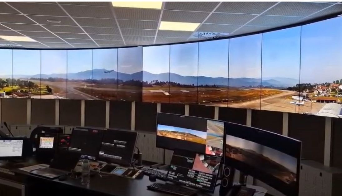 📸 Estas son imágenes reales del sistema de torre remota que está en pruebas en Peinador, en un sótano, para sustituir la torre convencional. 
Nos dicen que “se ve mejor que desde una torre convencional”.

🗳️ ¿Tú qué crees que es más seguro?

FAV❤️ Usar esa herramienta como