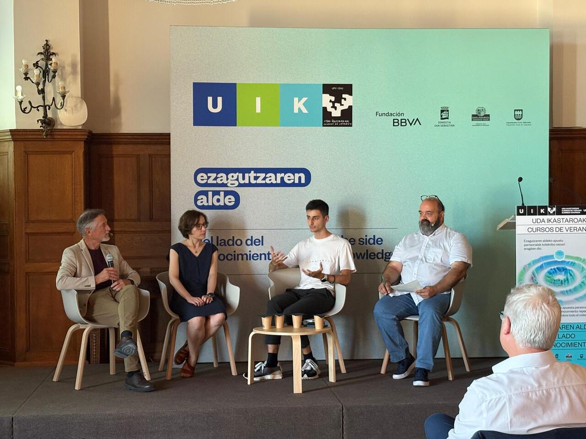 🌍En la mesa redonda sobre sistemas de información, salud y empoderamiento ciudadano, <a href="/Armeteo/">Arnaitz Fernández</a>, <a href="/FernandoVallada/">Fernando Valladares</a>  y <a href="/DorletaE/">Dorleta Orue-Echevarria</a> debaten cómo la información climática rigurosa puede mejorar nuestra salud y reforzar nuestra capacidad de actuar. Modera <a href="/EstebanXabier/">Xabier Esteban</a>. 🌿🧬🗣️ #Gipuzkoa