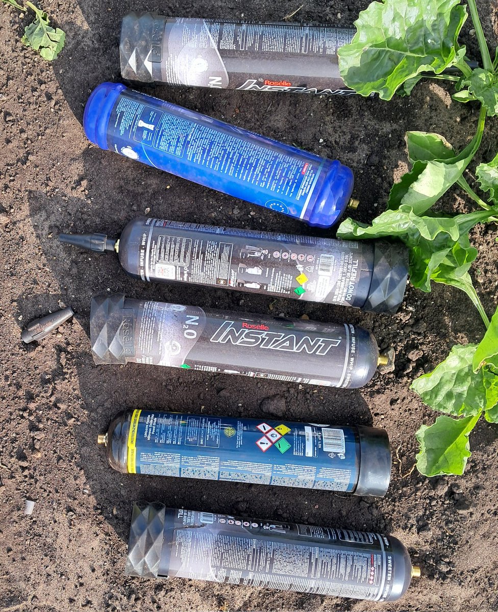 westrowhendo's tweet image. Didn't expect instant action from @West_Suffolk when I reported (ref WSE720242058) these *full* nitrous oxide cannisters dumped beside a drove road, but I didn't expect them to still be there 2 weeks later. Police say the council should collect them as hazardous drugs waste.