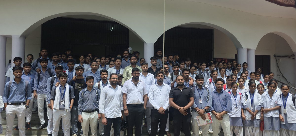 Harishpachauri_'s tweet photo. आज @nsui मथुरा द्वारा बृज चिकित्सा संस्था के छात्रों के साथ डीएम मथुरा को ज्ञापन दिया गया कॉलेज के पास भारतीय नर्सिंग काउंसिल की मान्यता न होने के बाद भी विगत 4 वर्षों से उसके आधार पर बच्चों को गुमराह करके प्रवेश लिया गया जब तक कॉलेज प्रशासन मान्यता नहीं लाता है आंदोलन जारी रहेगा https://t.co/jQk0OEFS1X
