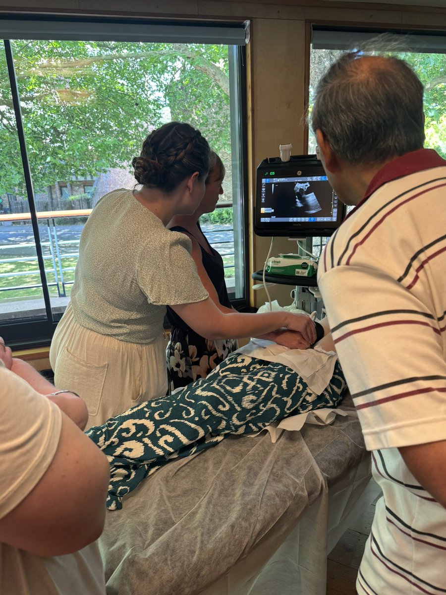 FAMUS/FUSIC teaching in full swing! 🤩
Our delegates are scanning live models, completing: Abdomen 👤, Vascular Access 💉, Lung 🫁 and DVT 🦵🏼

If you’re interested in joining us for our July course, you can book here: completepocustraining.com
