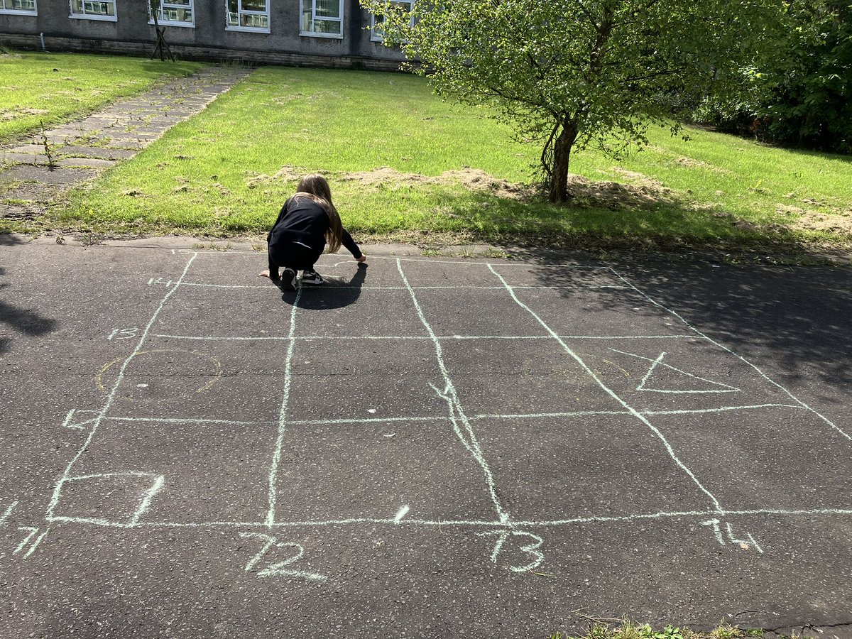 Mrs Russell tweet media