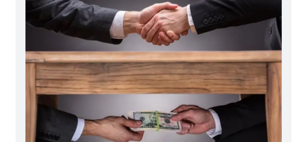 Muchos políticos (no todos) deberían aplicarse una frase que dijo Leo Harlem en una película: “No sé si soy político porque soy corrupto, o soy corrupto porque soy político”.
