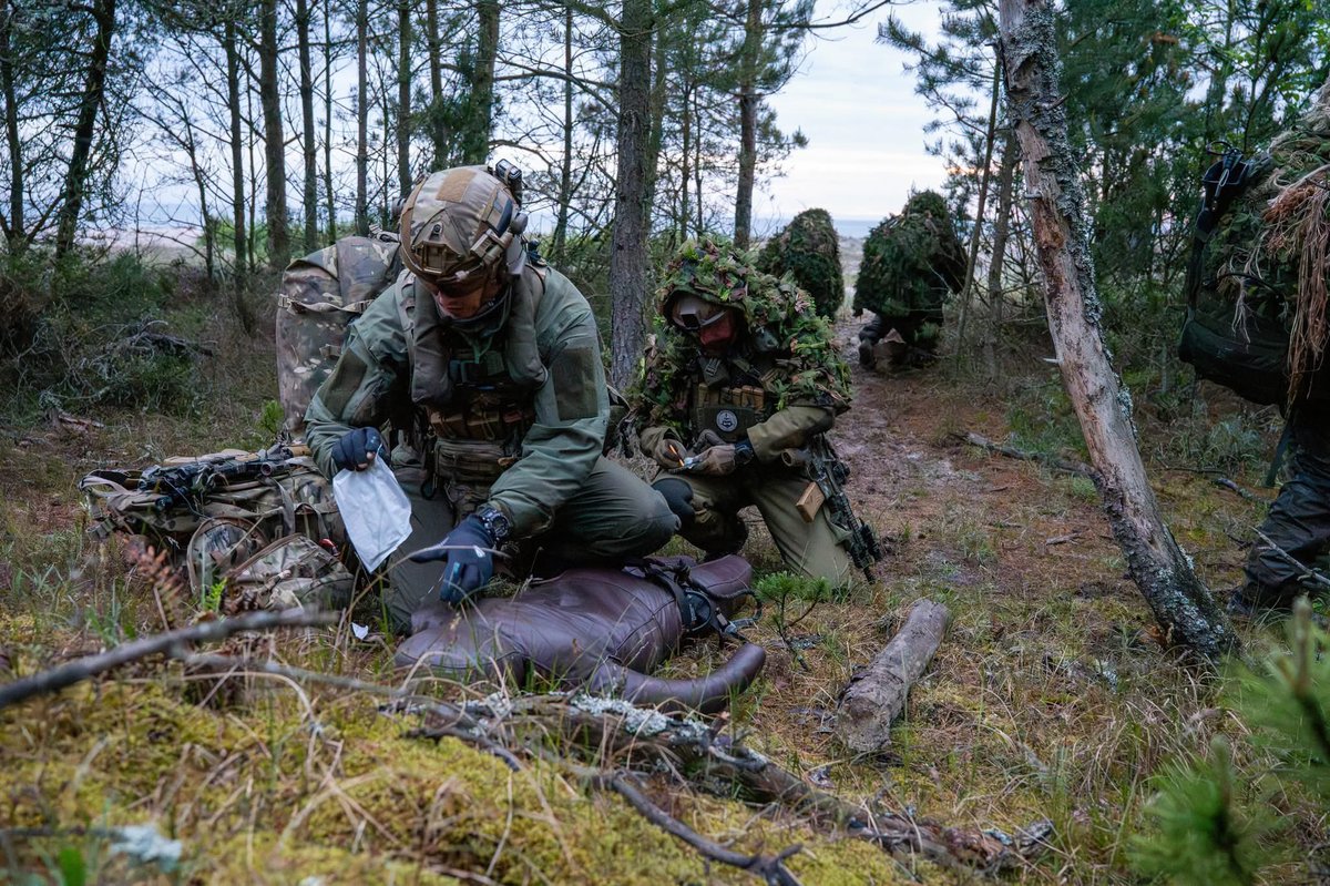 🚁💥 Polish Special Operations Forces are making a powerful impact at #BALTOPS25, where elite precision meets joint strength.

Executing high-risk missions shoulder-to-shoulder with conventional forces, these operators are leading from the front — coordinating Mi-17 helicopter