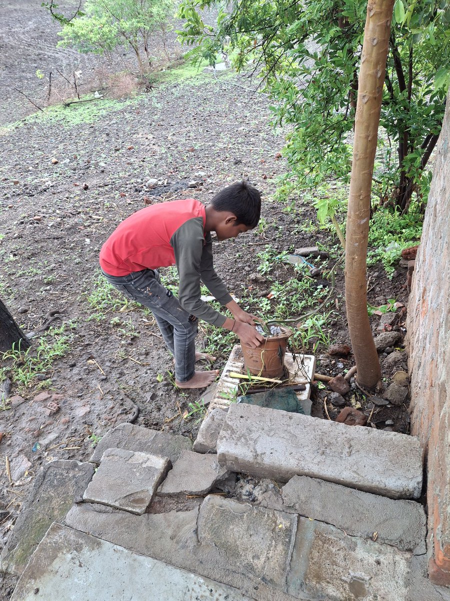 આજ રોજ તમામ sc વિસ્તારમાં H 2 H એન્ટી લાર્વા કામગીરી કરવામાં આવી હાઈરિસ્ક ટીબી દર્દી મુલાકાત તેમજ ઘેર ઘેર ક્લોરિન ગોળી ડેમો સાથે આપવામાં આવી અને જરૂરી આરોગ્ય લક્ષી IEC કરવામાં આવી  PHC ZARIBUZARG
<a href="/cdhodahod/">Chief District Health Officer Dahod</a> 
<a href="/CMOGuj/">CMO Gujarat</a>
<a href="/DiecoDahod/">DIECO DAHOD</a> 
<a href="/irushikeshpatel/">Rushikesh Patel</a>