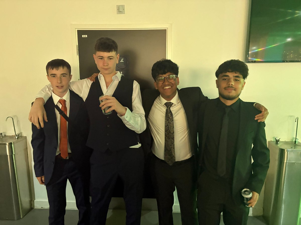 What a night last night for Prom! Dressed to the nines the students danced the night away and celebrated in style. The photo mirror was a real hit and we even had time for some fun end of year awards. Congratulations Class of '25, we'll see you on results day! #Prom2025