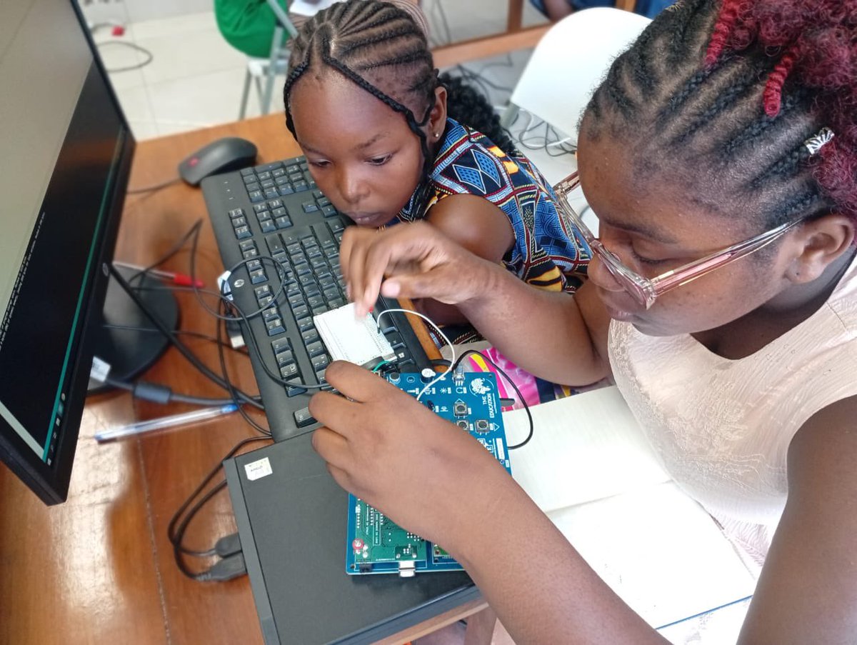 STEMiWomen's tweet image. Another exhilarating 🤩 two weeks 🗓️ ahead!

From 🍀Climate change, ⚠️waste challenges, and 💹 economic concerns, girls will learn and apply technologies that could make a real difference to their lives and the lives of their community members

#TechPower #STEMEducation
