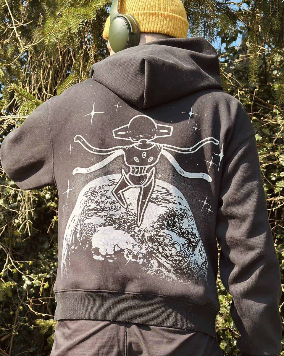 Giveaway time (part 2!) 🧬🌍💫

This time it’s for my Hello World Deoxys hoodie! 

🧬 RT + follow + tag a friend to enter 

Open worldwide, a winner will be picked at random and contacted via DM!

Ends 1st July 🌊

Good luck!!! 😁