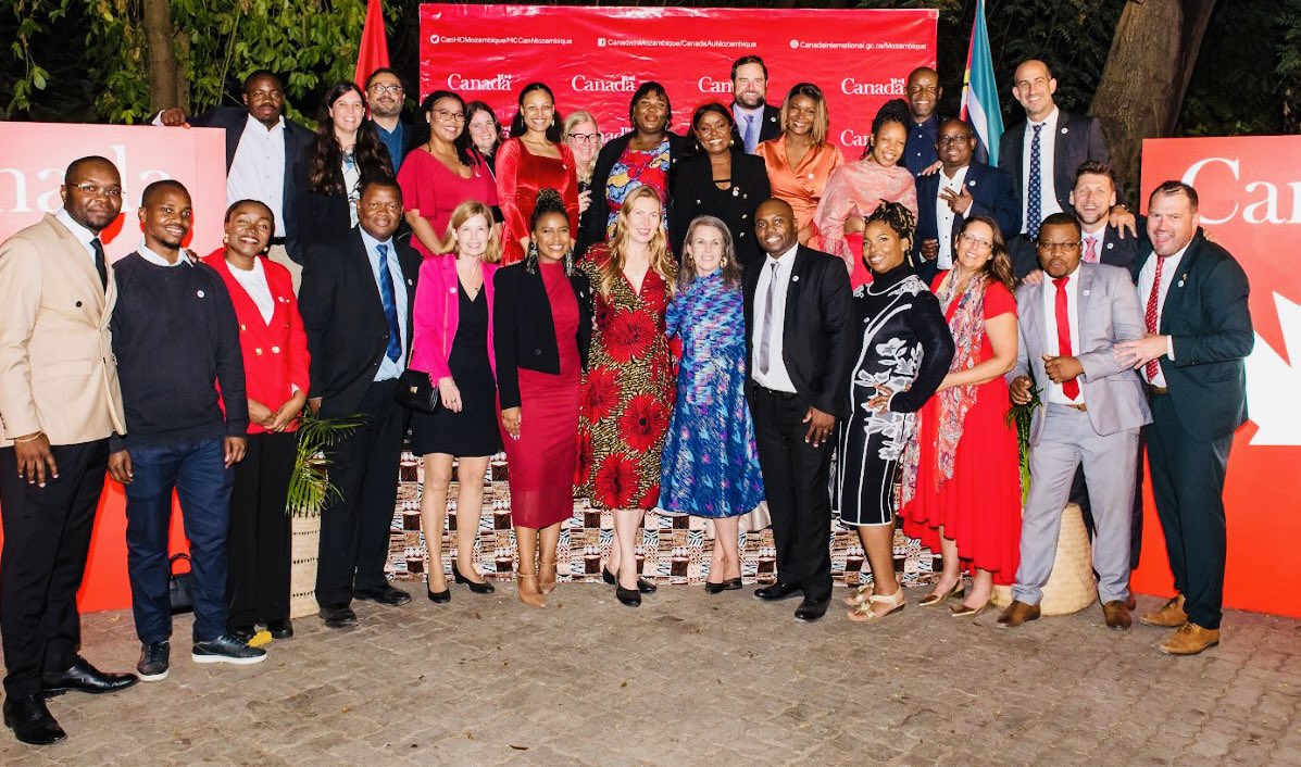 sara nicholls (@saranichollscan) on Twitter photo On National Public Service week I salute the amazing team <a href="/CanHCMozambique/">Canada in Mozambique, Angola, and Eswatini</a> who work tirelessly for 🇨🇦 in 🇲🇿🇦🇴&🇸🇿.
#NPSW ⭐️
À l’occasion de la Semaine nationale de la fonction publique, je salue l’équipe de <a href="/HCCanMozambique/">Canada au Mozambique, en Angola, et en Eswatini</a> qui travaille sans relâche pour 🇨🇦 en 🇲🇿🇦🇴&🇸🇿.
#SNFP ⭐️ On National Public Service week I salute the amazing team <a href="/CanHCMozambique/">Canada in Mozambique, Angola, and Eswatini</a> who work tirelessly for 🇨🇦 in 🇲🇿🇦🇴&🇸🇿.
#NPSW ⭐️
À l’occasion de la Semaine nationale de la fonction publique, je salue l’équipe de <a href="/HCCanMozambique/">Canada au Mozambique, en Angola, et en Eswatini</a> qui travaille sans relâche pour 🇨🇦 en 🇲🇿🇦🇴&🇸🇿.
#SNFP ⭐️