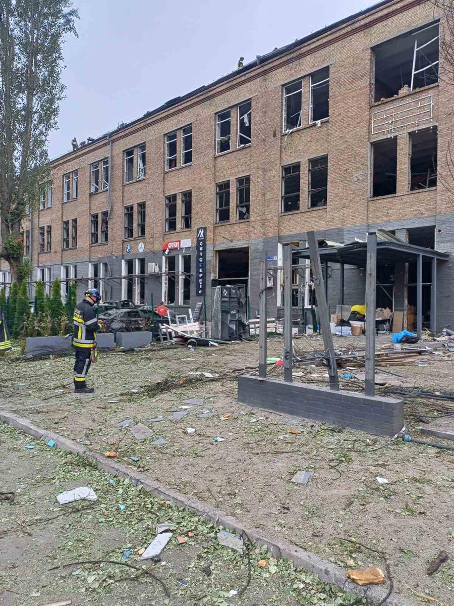 #EltvilleSchweigtNicht
Kommt zu unserer 52. Mahnwache gegen Russlands Terrorkrieg.
Oksana hat vor drei Tagen die schlimmsten Angriffe der Russen auf #Kyiv seit Kriegsbeginn miterlebt und wird bei uns auf dem "Eltviller Majdan" sein und berichten...
❤️‍🩹
Wir wählen die Freiheit !