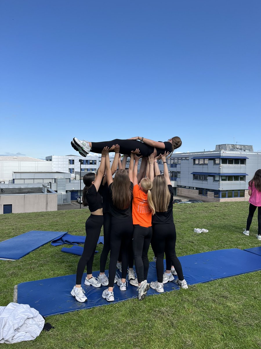 Linlithgow PE Dept tweet media