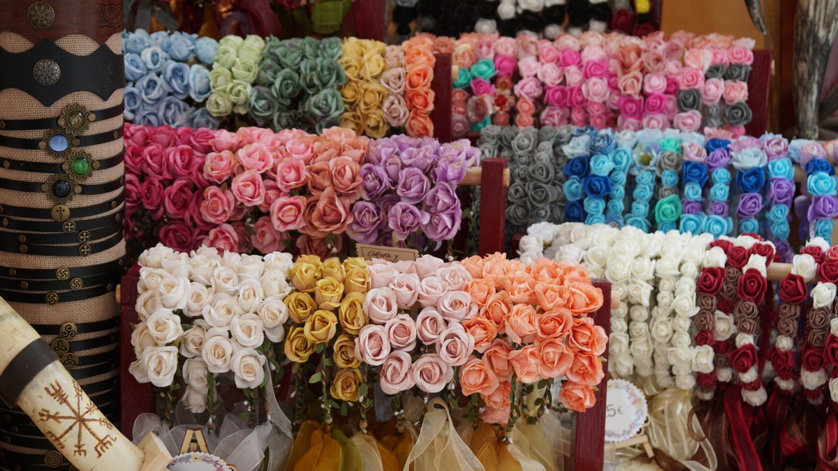 Viaxamos no tempo entre oficios, aromas e tradición. Un espazo onde cada detalle levounos á esencia do mundo antigo 🛖🏛️

#ArdeLvcvs #Macellvm

Viajamos en el tiempo entre oficios, aromas y tradición. Un espacio donde cada detalle nos llevó a la esencia del mundo antiguo 🛖🏛️
