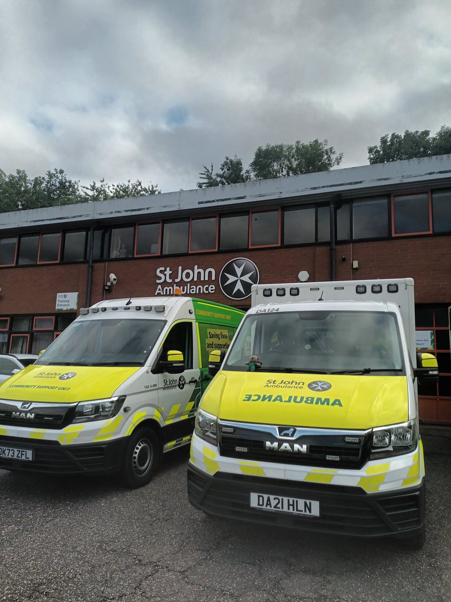 abbythesmall's tweet photo. From Exeter, Taunton and Yeovil. I've had a great time supporting the NHS on shift responding to 999 calls. Wonderful crewmates, people supported and new places visited.
@stjohnambulance #crewing #nhs #ambulance https://t.co/vo9kbRKnbr