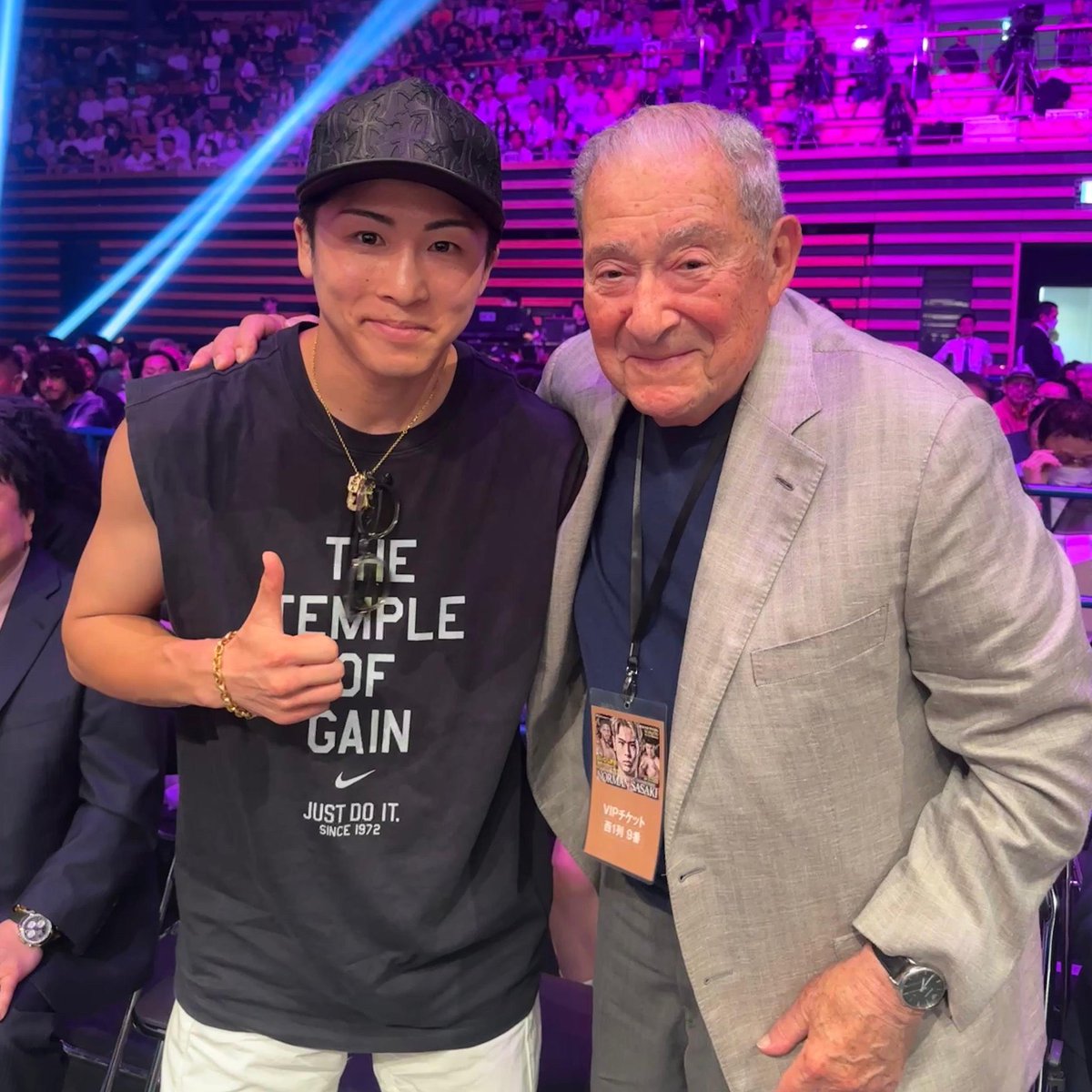 BoxingNewsPlus's tweet image. 📍 Naoya Inoue and Bob Arum ringside at #NormanSasaki in Tokyo.

📸 @trboxing