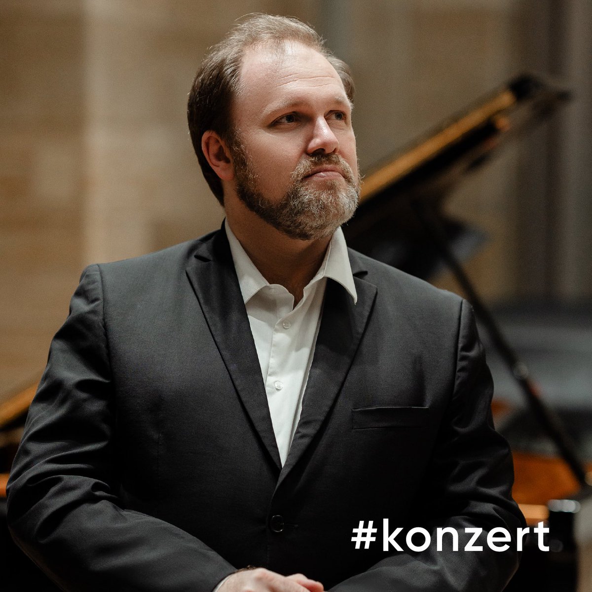 RusHausBerlin's tweet photo. Erlebt eine Reise durch die innere Landschaft der russischen #Musik: am 4. Juli findet das #Konzert „Durch die Zeiten“ statt, das die Werke von Pjotr #Tschaikovsky, Sergei #Rachmaninow und Georgy Sviridov präsentiert!🎶
🎹 Gespielt von Alexey Chernov — dem russischen Pianisten, Komponisten und Preisträger von über 20 internationalen Wettbewerben🏆
🎵 Der #Konzertabend wird das #Publikum in die Welt der russischen Seele entführen und die ausgewählten #Meisterwerke werden Euch von zarter #Nostalgie, dramatischer Tiefe und #Virtuosität inspirieren.🙌🏻
Seid Ihr auf das Konzertprogramm gespannt?🤩 Schaut jetzt auf unserer Website rein, was Euch erwartet, und meldet Euch unbedingt an:
https://t.co/2AhqvYJHaC
Wir freuen uns auf einen emotionalen #Musikabend!🥰
#konzertliebe #rachmaninoff #tschaikowski #rachmaninow #eventberlin #klassischemusik #russischemusik #pianist #klavierstücke #pianolovers❤️ #konzertabend #RussischesHaus