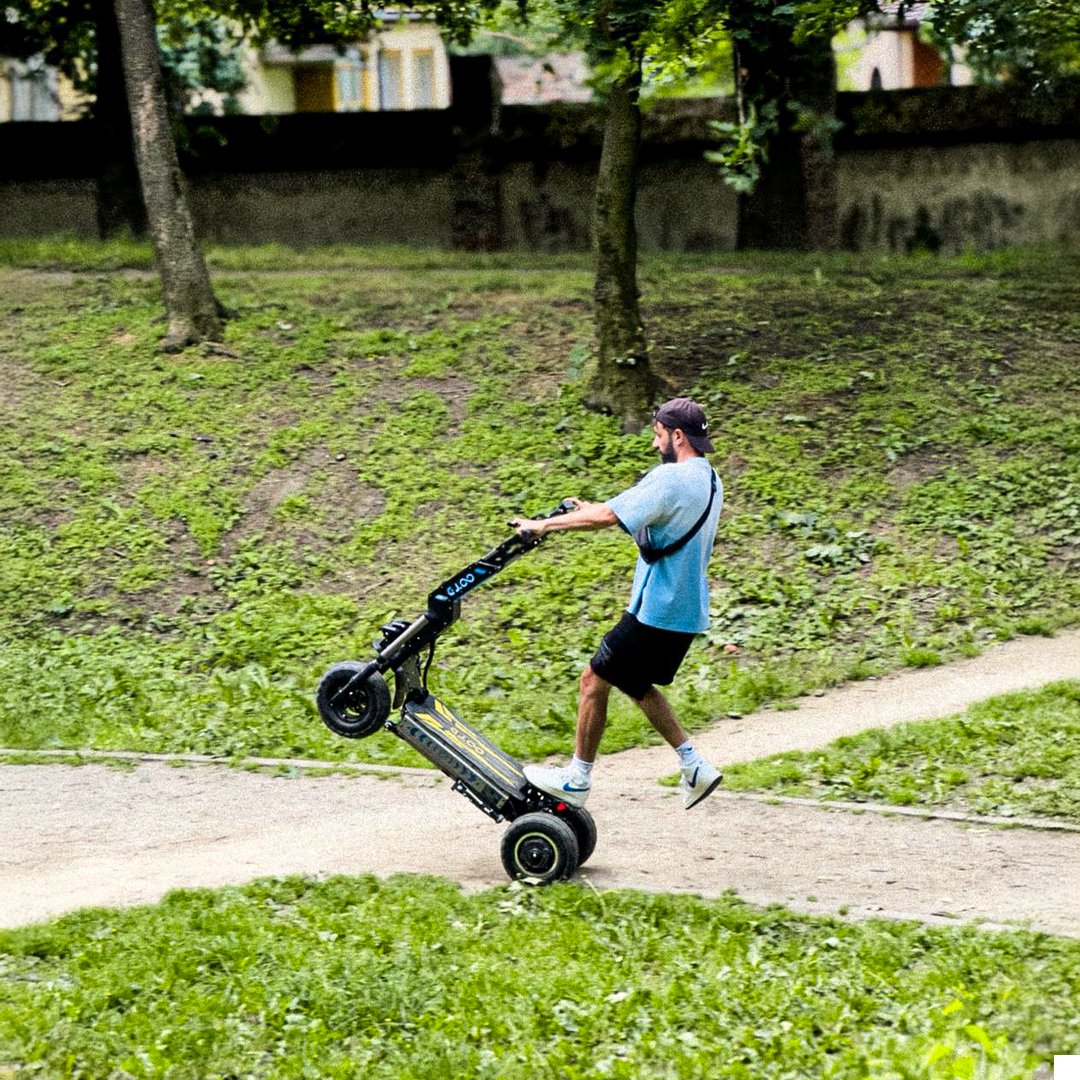 Ootd_Scooters's tweet photo. 🛡️ Safety first. Stability always. Ride with
confidence on the T30.

✔️13-inch oversized wheels
✔️Hydraulic disc brakes
✔️Urban ready. Trail friendly.

🔗 Discover more: https://t.co/UxiIDnJ8te
-e-scooter

#OOTDT30 #OOTD #SafetyFirst #electricvehicle
#ExploreYourCity https://t.co/DVJbntXZYm